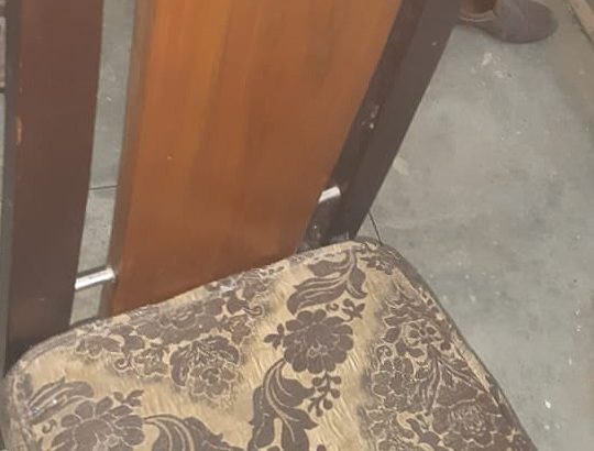 Dining Table In New Condition Fr Sale