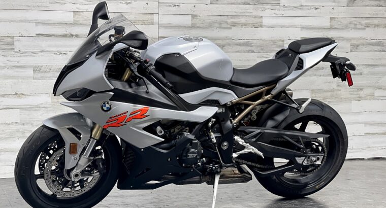 2021 BMW S1000RR available whatsapp +971529171176