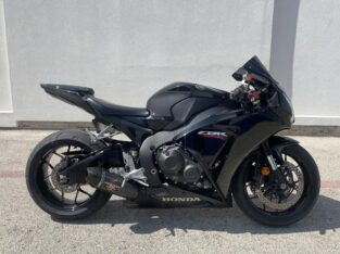 2014 Honda cbr 1000cc {‪+971526863596‬}