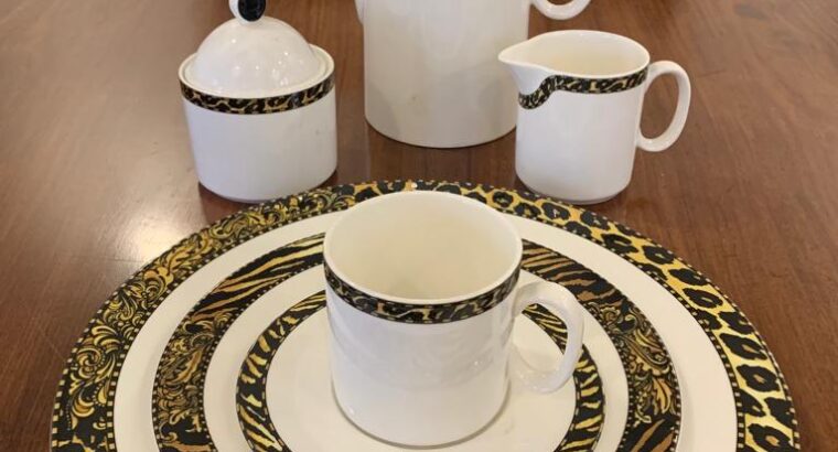 New and used crockery in perfect condition