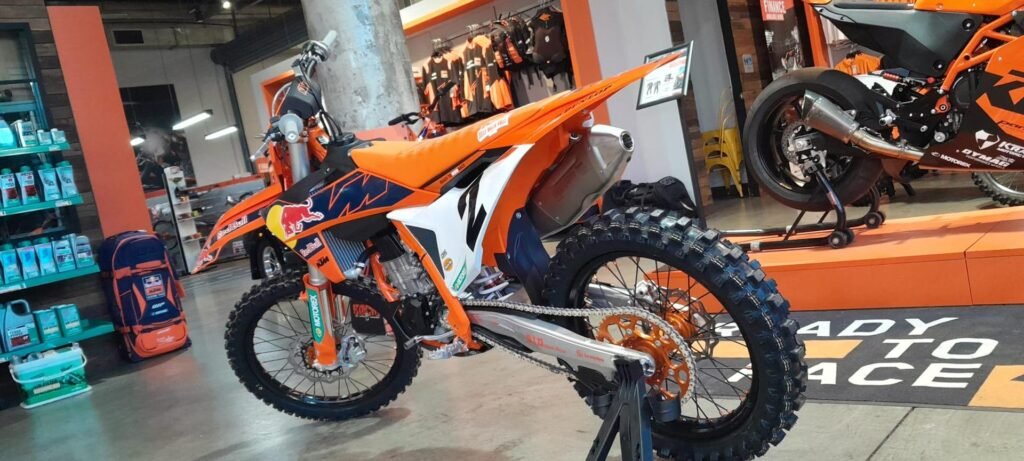 2023 KTM SX 450 F Factory Edition Dirtbike - photo 3