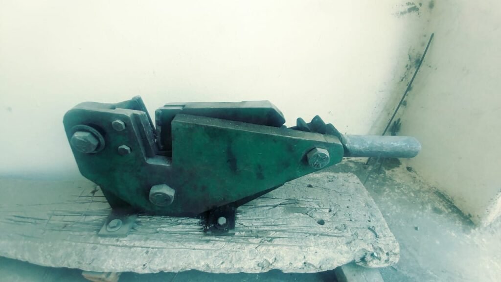 Iron and steel cutter - photo 2