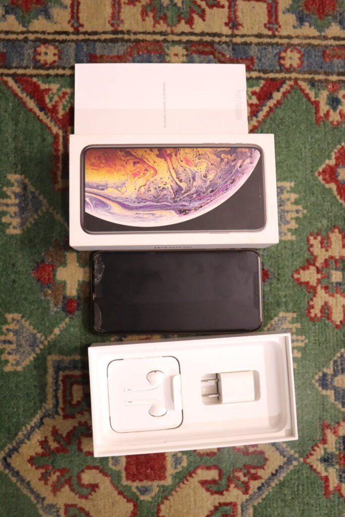IPhone XS Max 64GB - photo 3