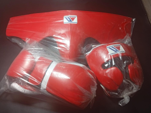 Winning Red White Boxing Gloves Sets