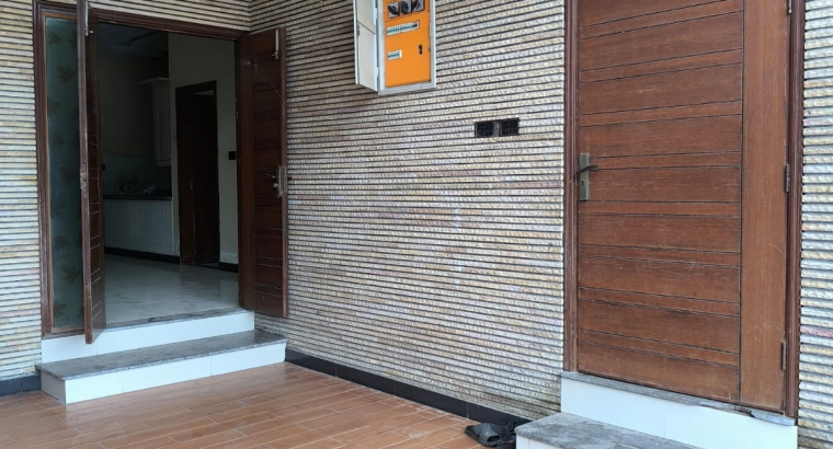 240 yards House for Sale in Gulistan e Johar