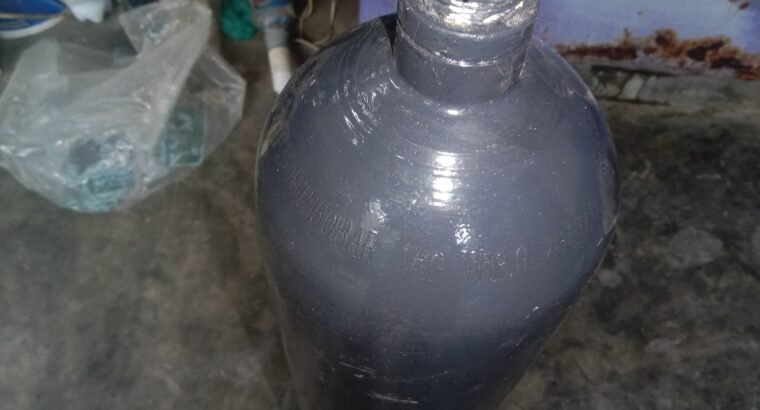 oxygen cylinder