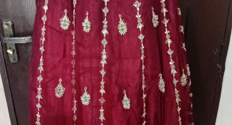 Bridal dress medium size just one time used condition 10 by 10 hai