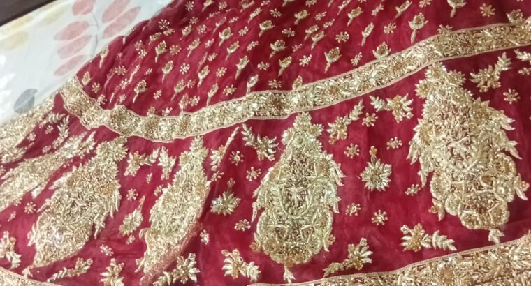 Bridal dress medium size just one time used condition 10 by 10 hai