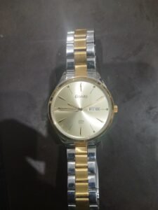 Bonito Japan analog wrist watch by Quartz