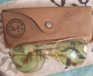 Vintage B and L ray-ban Carvan USA with original leather case collectror’s item