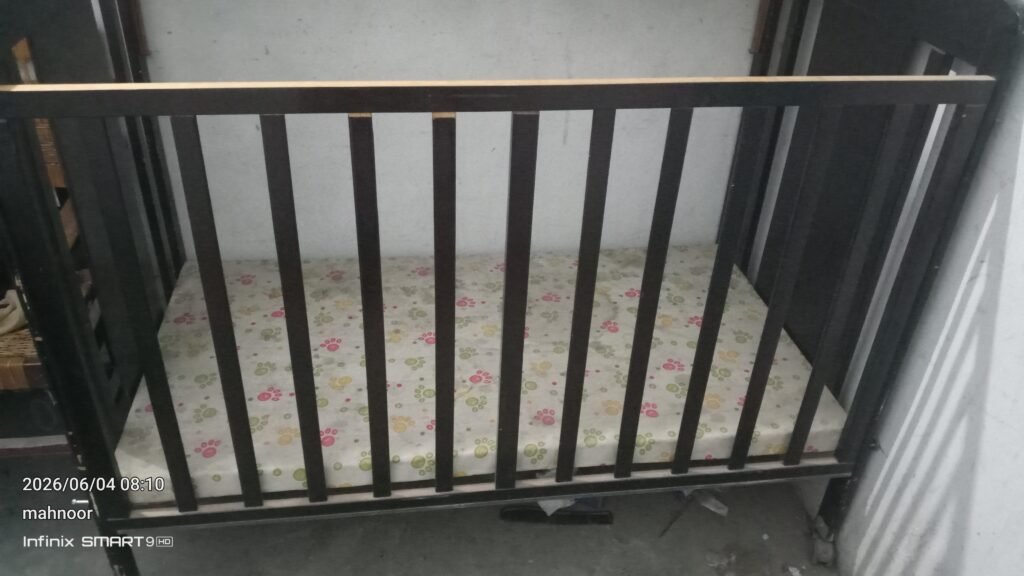baby wooden cot