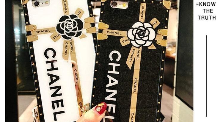 Chanel black glitter cover for iPhone with chain