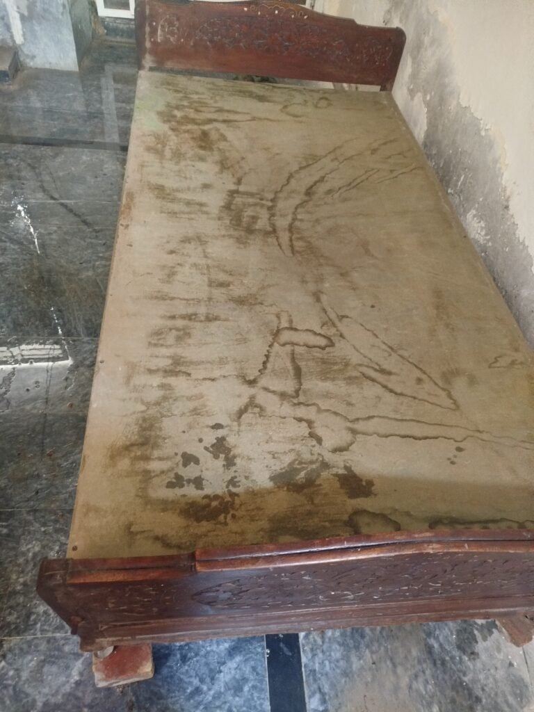 Single bed , Dining table - photo 5