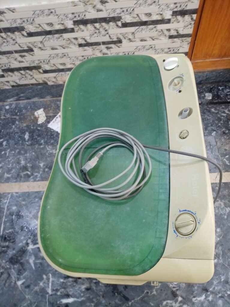 Haire Washing Machine with Dryer For Sale in Working Condition - Electronics & Home Appliances in Sargodha - photo 2