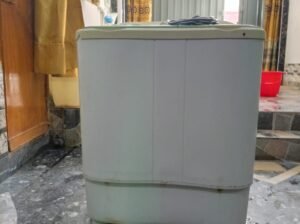 Haire Washing Machine with Dryer For Sale in Working Condition 