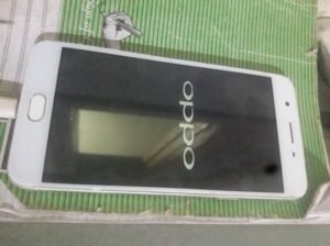 Oppo F1S smartphone for sale in Karachi