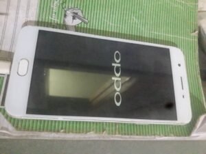 Oppo F1S smartphone for sale in Karachi