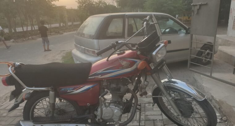 Honda 125 2015 model for sale in Sargodha