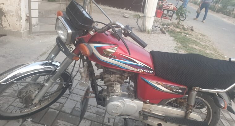 Honda 125 2015 model for sale in Sargodha