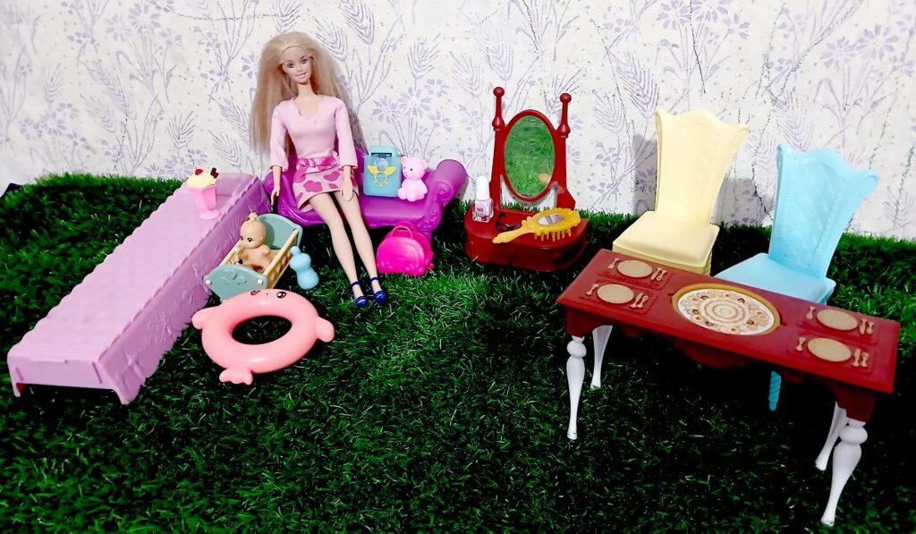 Barbie with Furniture - photo 2