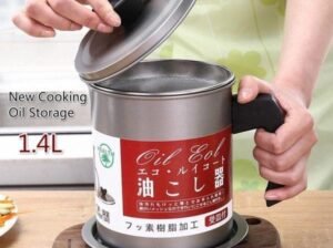 Oil Pot Stainer – Store and pour cooking oil with ease using this Stainless Steel Silver Oil Pot