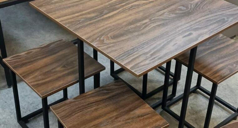 4-Stool Dining Table