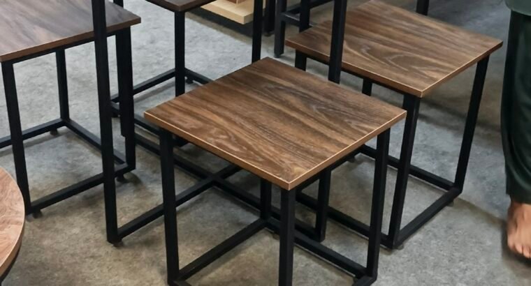 4-Stool Dining Table