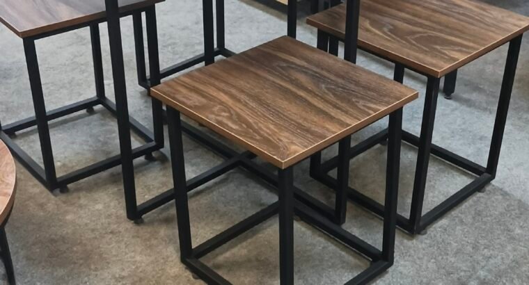 4-Stool Dining Table