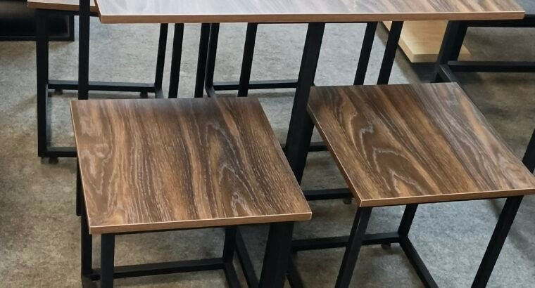 4-Stool Dining Table