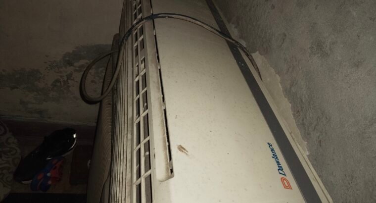 Lahore split ac for sale urgently