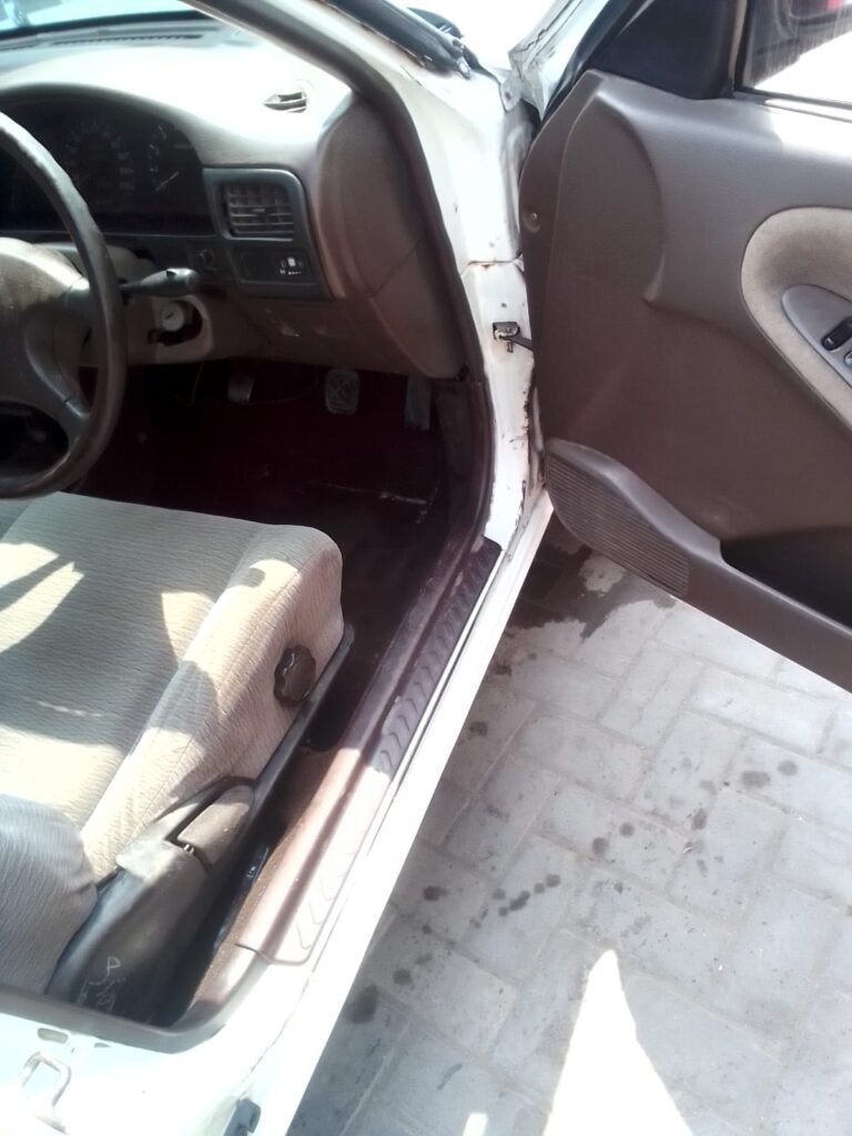 Nissan Sunny - photo 4