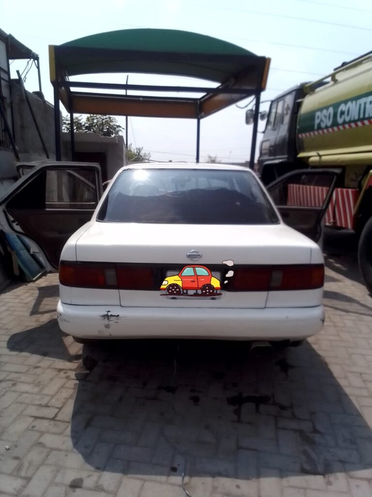 Nissan Sunny - photo 2