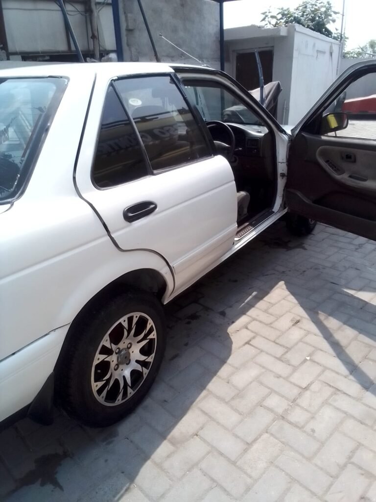 Nissan Sunny - photo 3