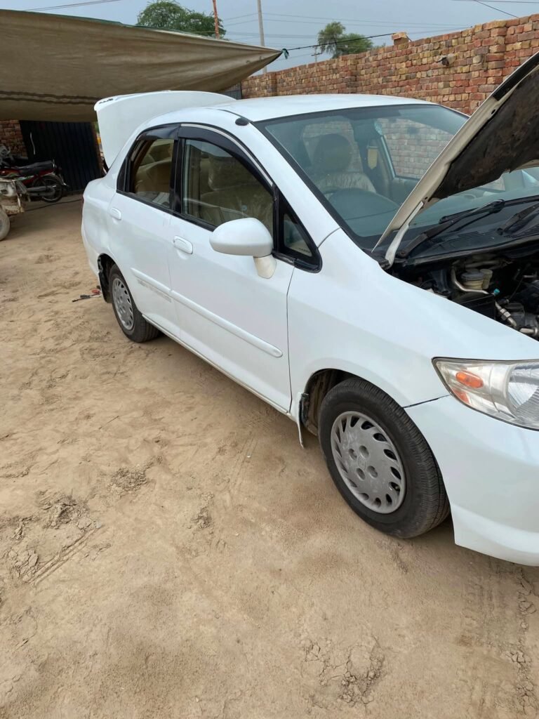 Honda City 2004 Model for Sale in Vehari - photo 1