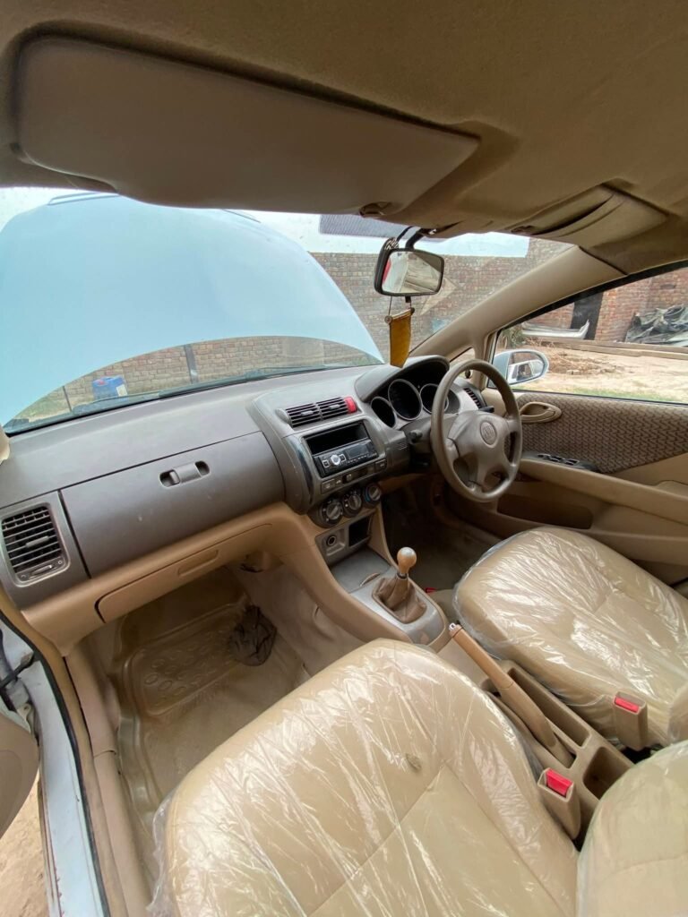 Honda City 2004 Model for Sale in Vehari - photo 3