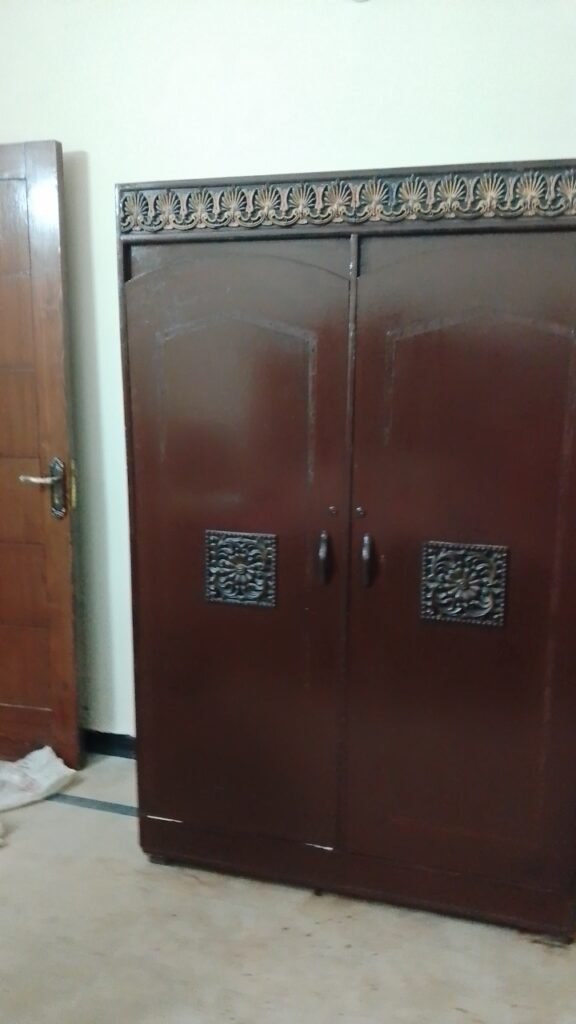 wooden cupboard - photo 5