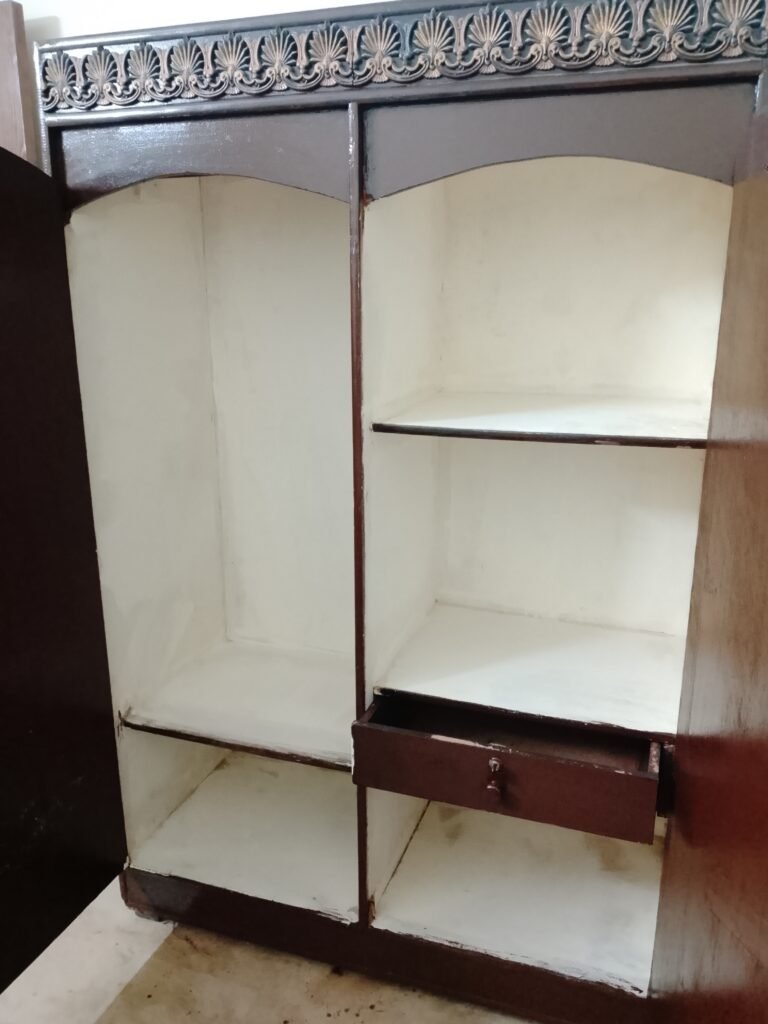 wooden cupboard - photo 1