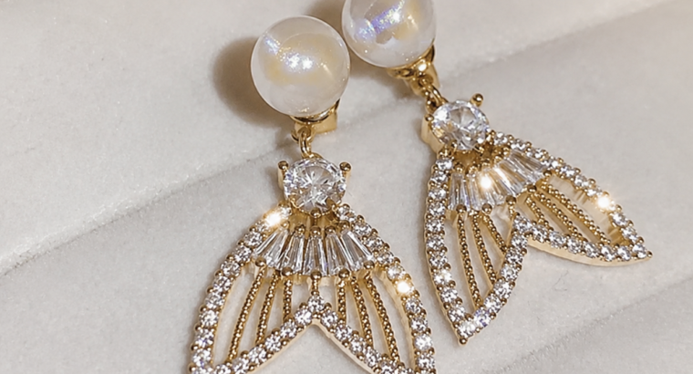 Fish Tail Pearl Zircon Earrings Gold Pla...