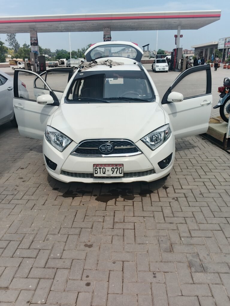 Faw 2022 Xiali imported automatic transmission VVTI - X-PV for sale in 7th Avenue, Islamabad