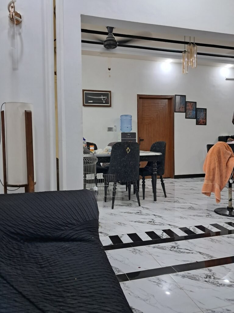 120 sq yards double storey house for sale in Quetta Town - photo 2