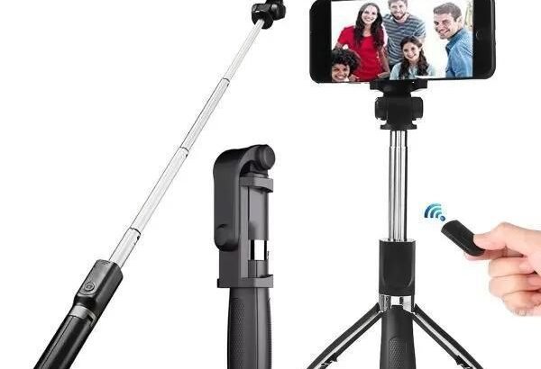 Foldable Selfie Stick with LED Light & B...
