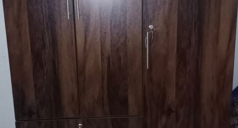 wardrobes/almari/wooden almari/lakri ki safe almari