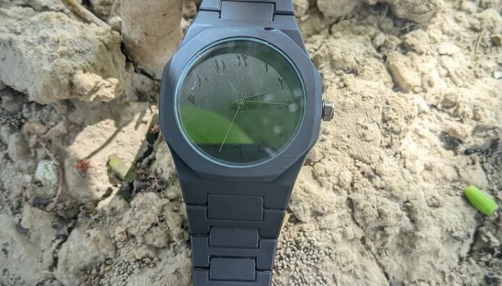 Men’s Black Carbon Fiber Style Watch – Stylish and Elegant
