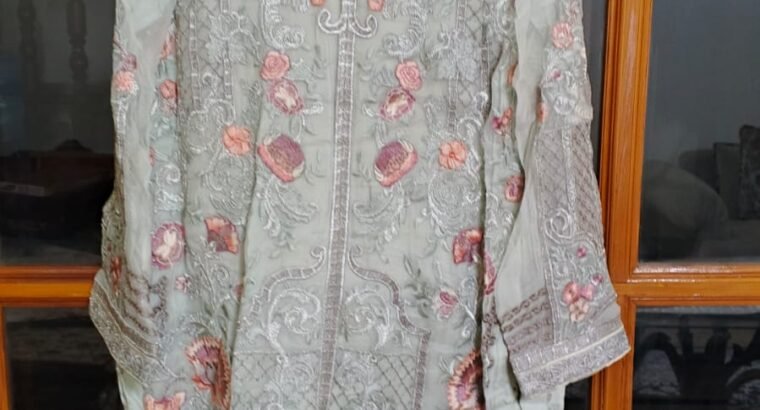 Stitched & Used Ladies clothes for sale (Size is in between Medium to Large
