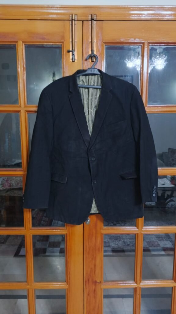 Used Coats for Sale ( Size is in between Large & Xtra Large ) - photo 6