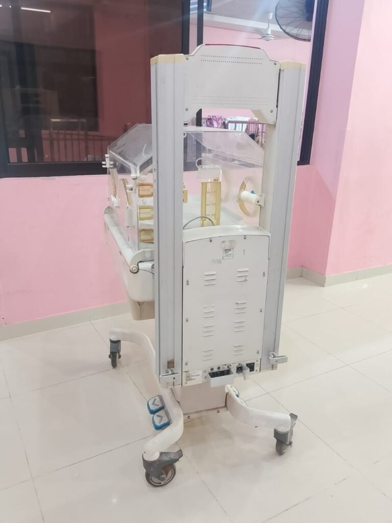 Neonatal infant incubator - photo 4