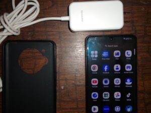 AQUOS R7 12/256 Pta Approved with cover & original charger