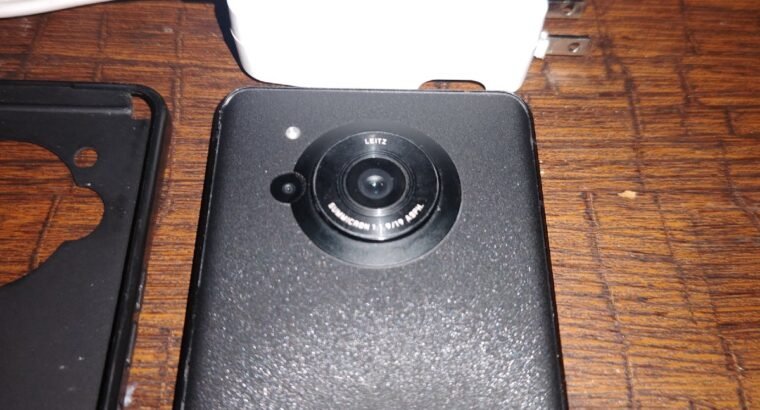 AQUOS R7 12/256 Pta Approved with cover & original charger