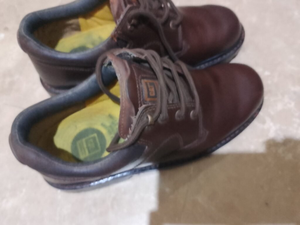 Original CAT boots slightly used worth arnd. 50K in the mkt. now. - photo 8