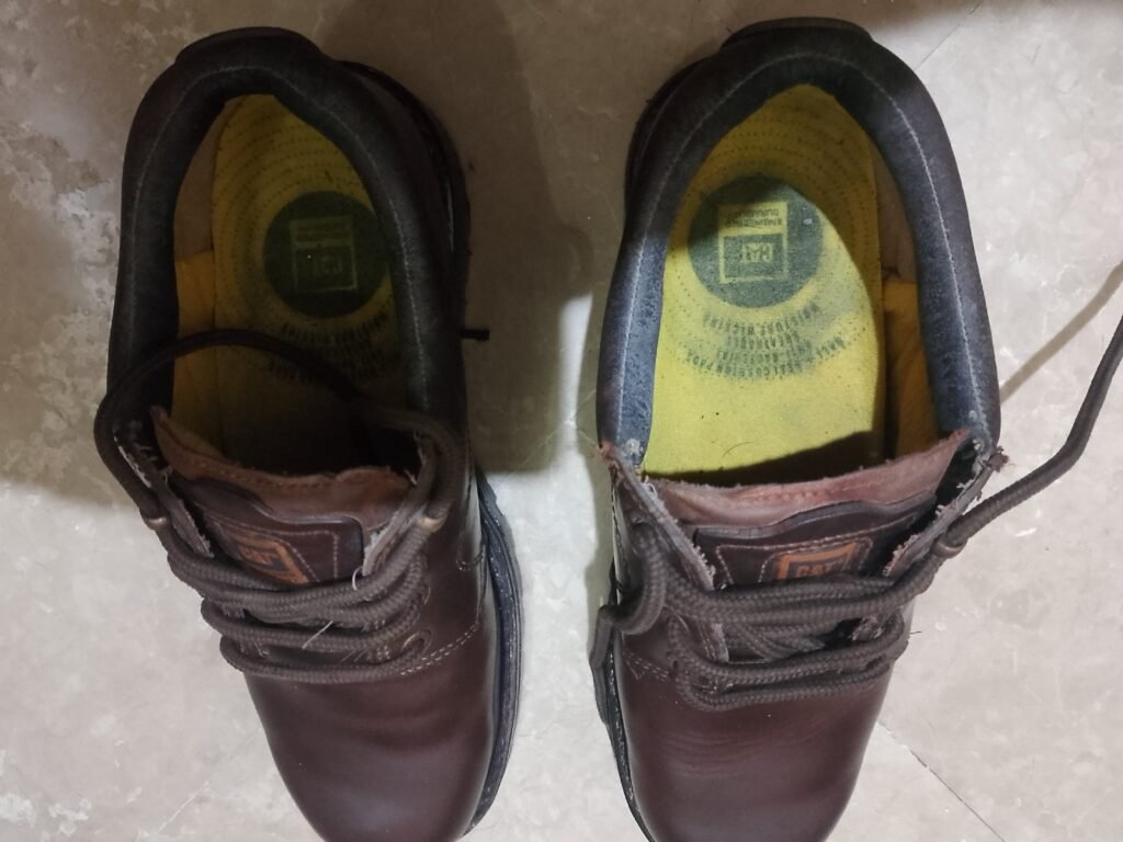 Original CAT boots slightly used worth arnd. 50K in the mkt. now. - photo 5